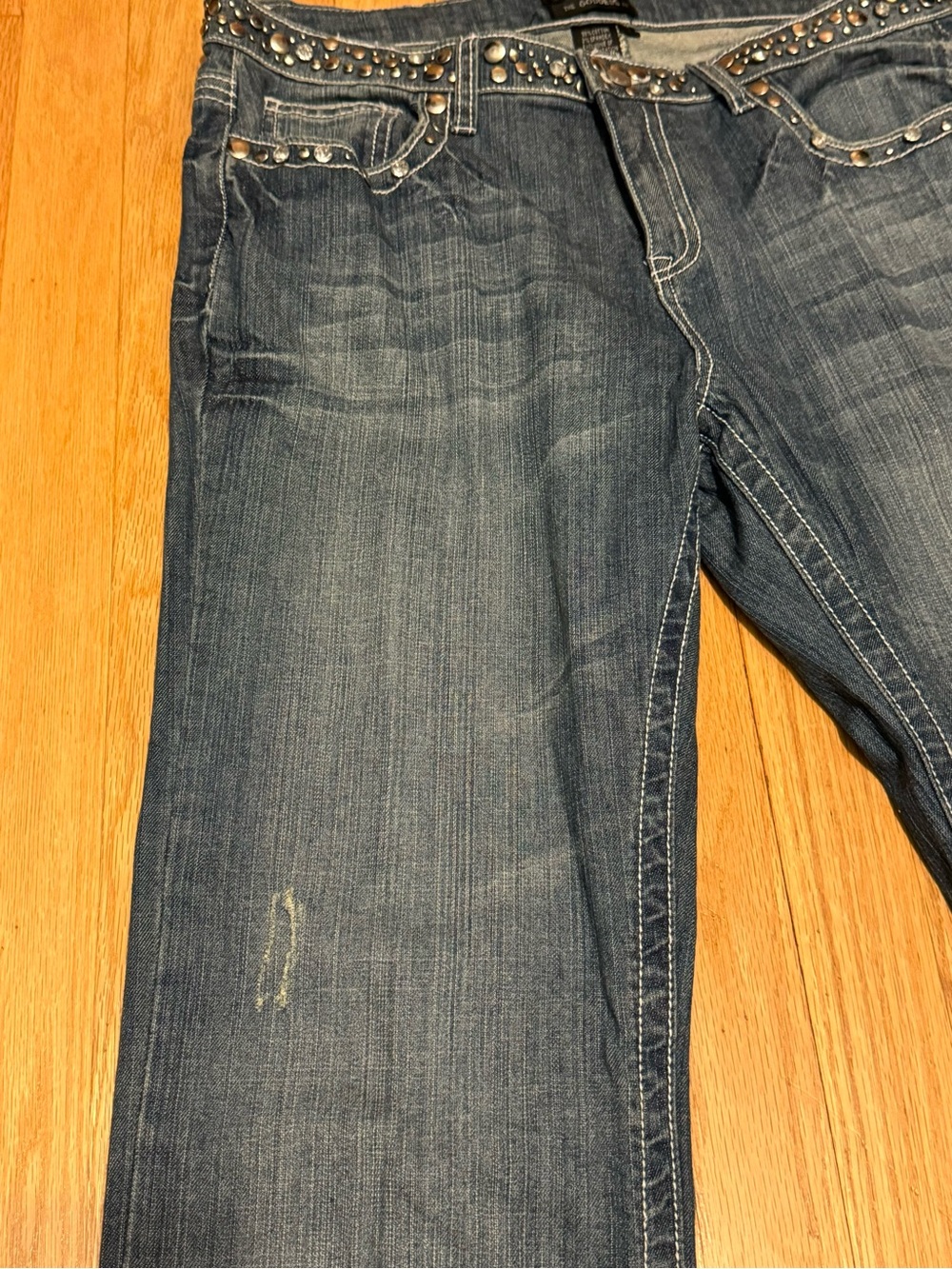 New! VENUS Studded Waist Jeans - Picture 8 of 12